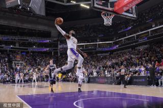 并配以简洁 并配以简洁