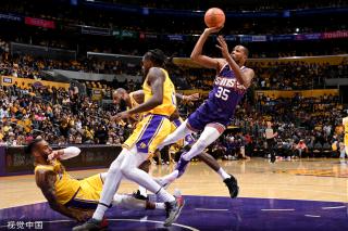 在当今足球 在当今足球