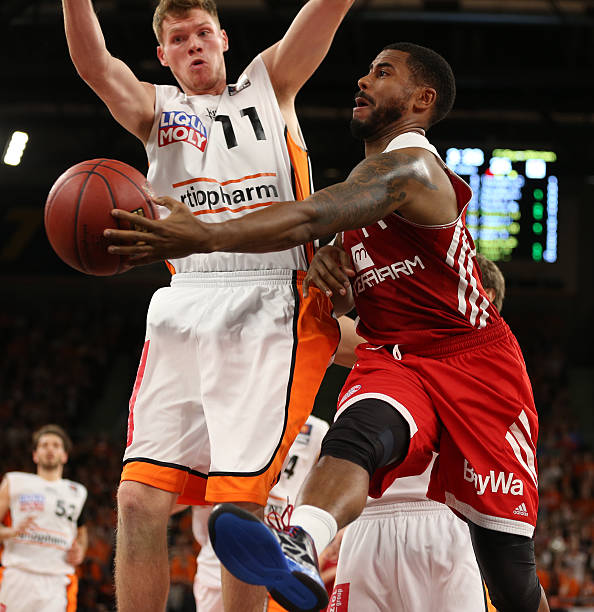 网球运动中 网球运动中