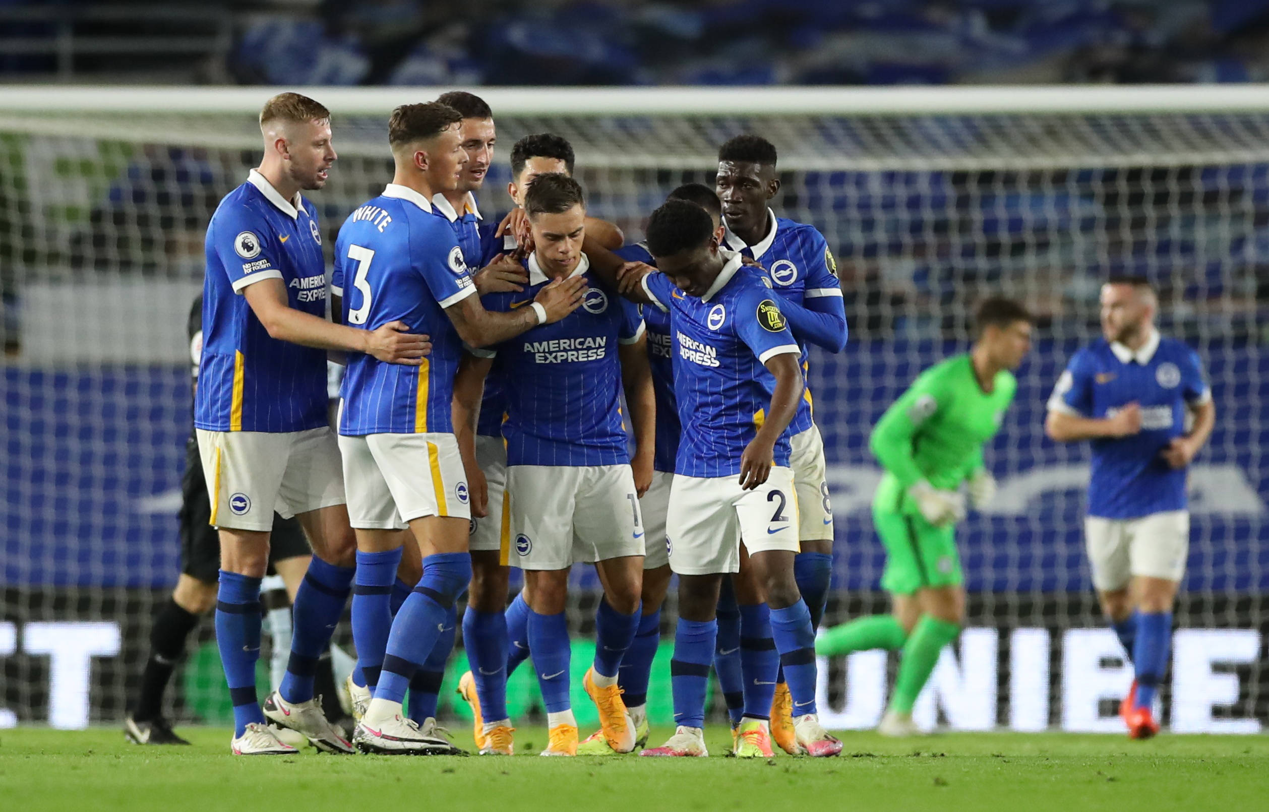 拉森的进球 拉森的进球